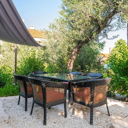 Awesome Apartment In Makarska With Wifi Eksteriør billede
