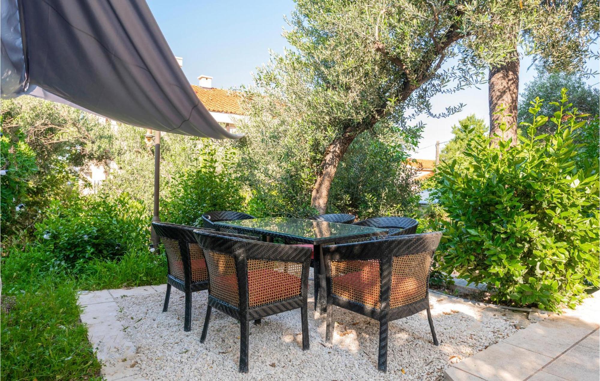 Awesome Apartment In Makarska With Wifi Eksteriør billede